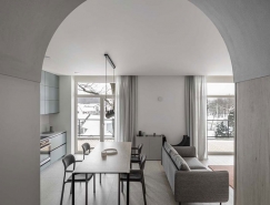 簡單而富有表現力的幾何形狀和材料：Arka極簡風格公寓設計