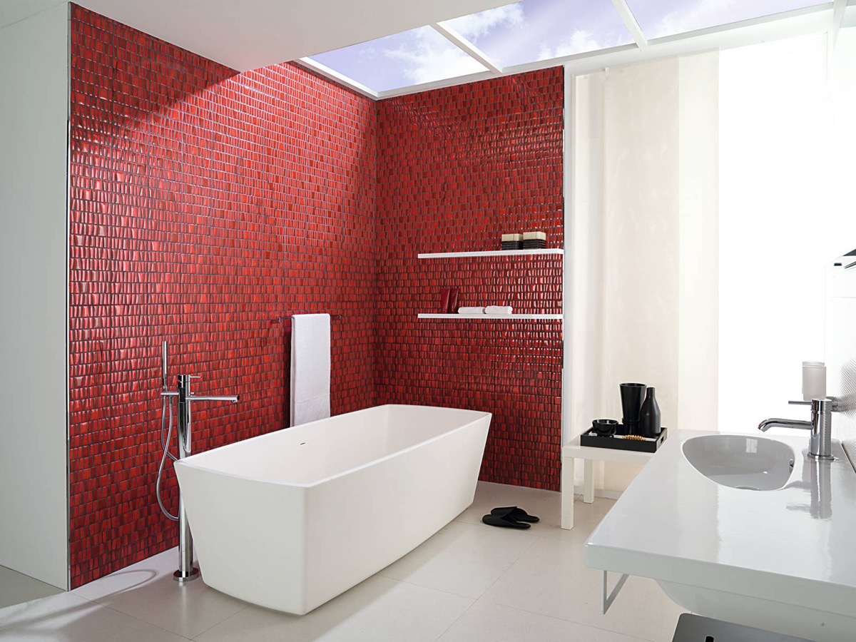 red-and-white-bathroom-scheme-600x450.jp
