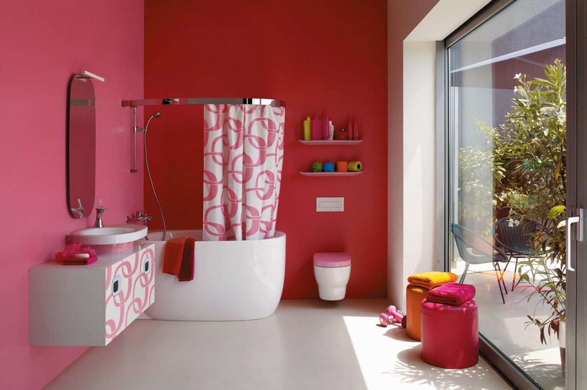 hot-pink-bathroom-accessories-600x399.jp