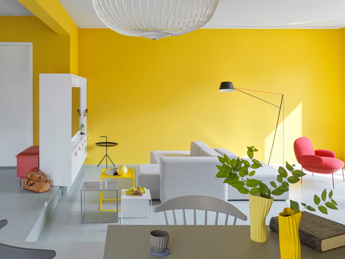 yellow-living-room-decor-600x450.jpg