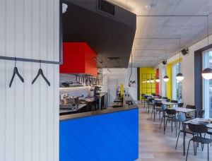 風格派(De Stijl)的LOLA咖啡館空間設計
