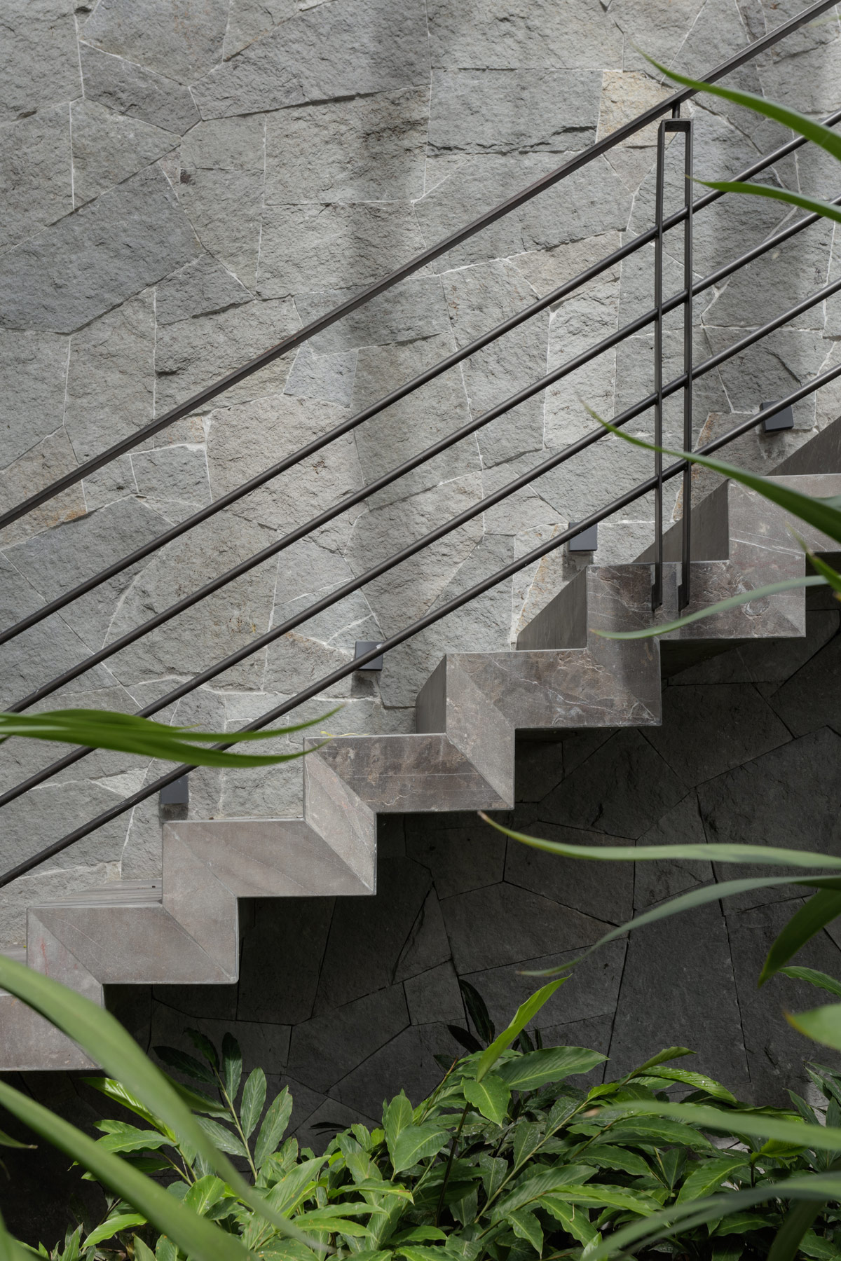 modern-staircase-idea.jpg