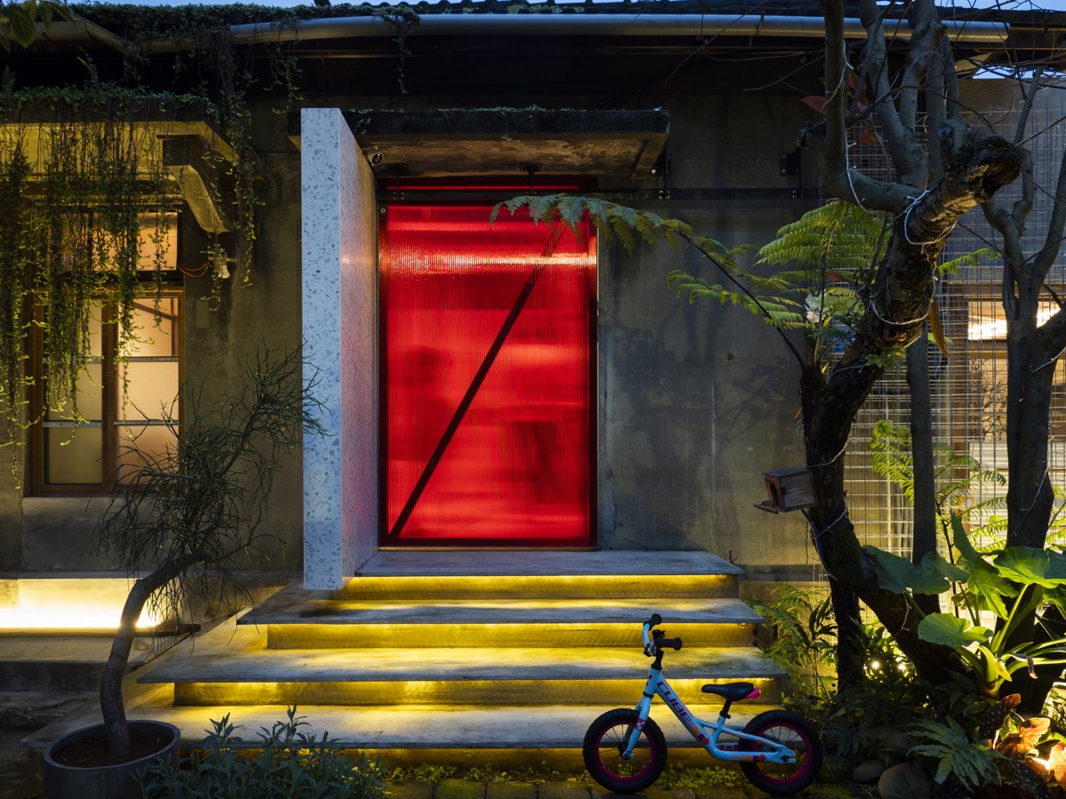 red-front-door-600x450.jpg