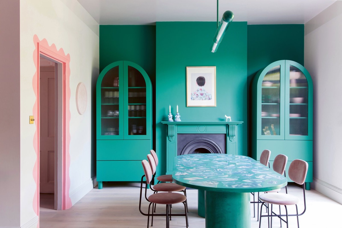 green-dining-room-table-600x400.jpg