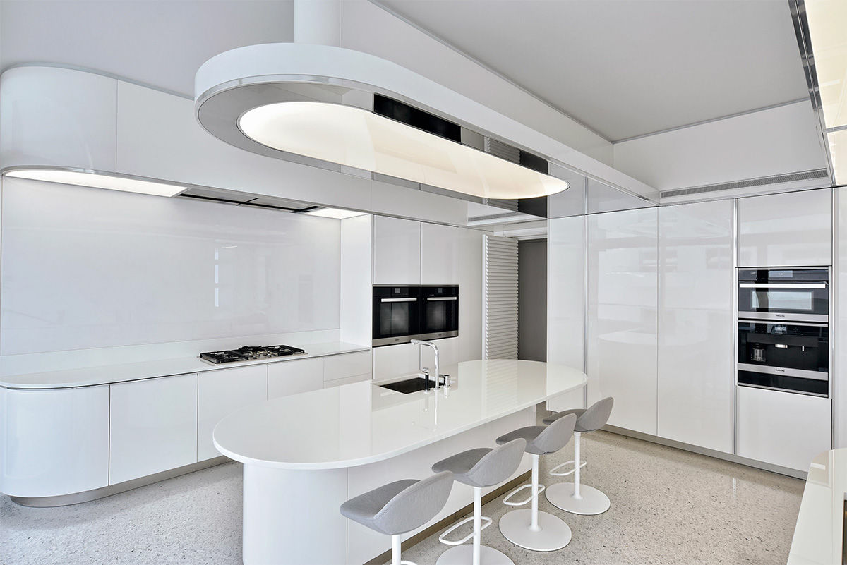 futuristic-white-kitchen-600x401.jpg