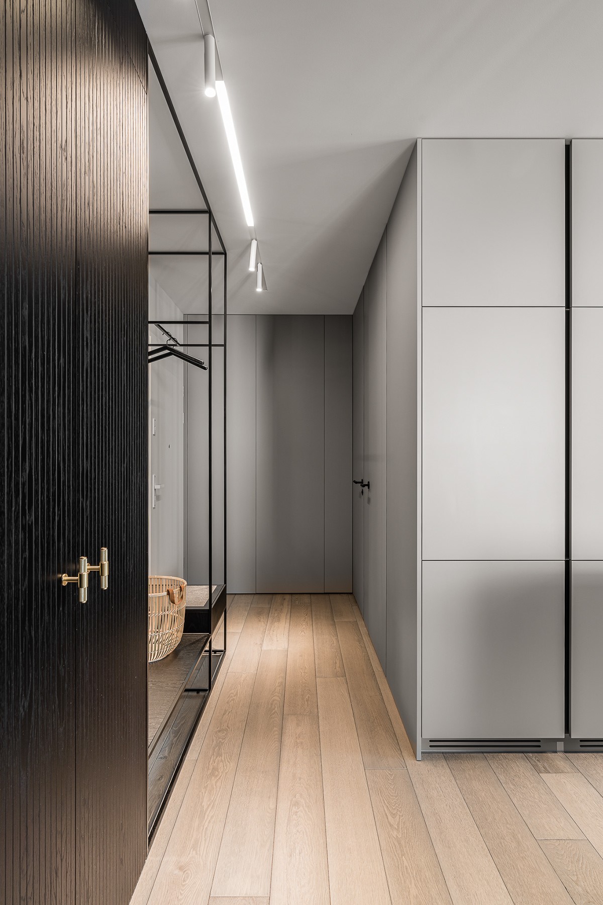 高级灰+木质，简约精致的Nadmorski公寓设计