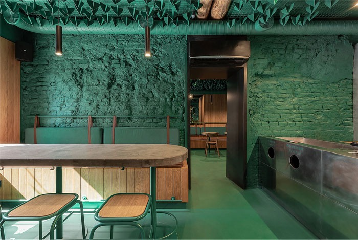 自然的綠色和溫暖的活力!Sharikava咖啡館空間設計