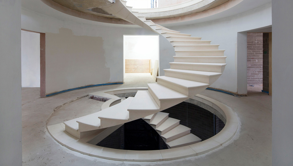 freestanding-spiral-staircase-600x340.jp
