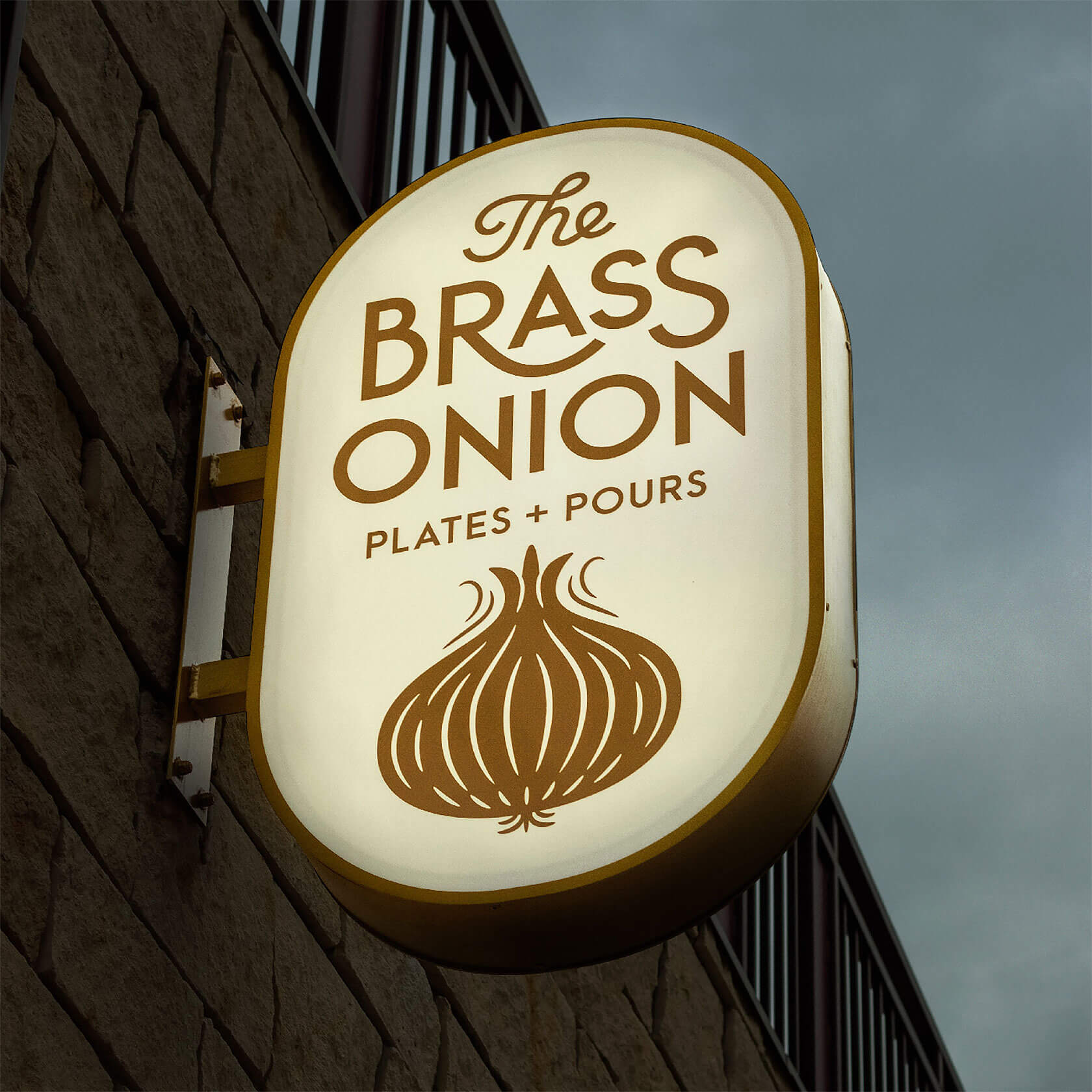 The Brass Onion 现代美式餐厅品牌视觉设计