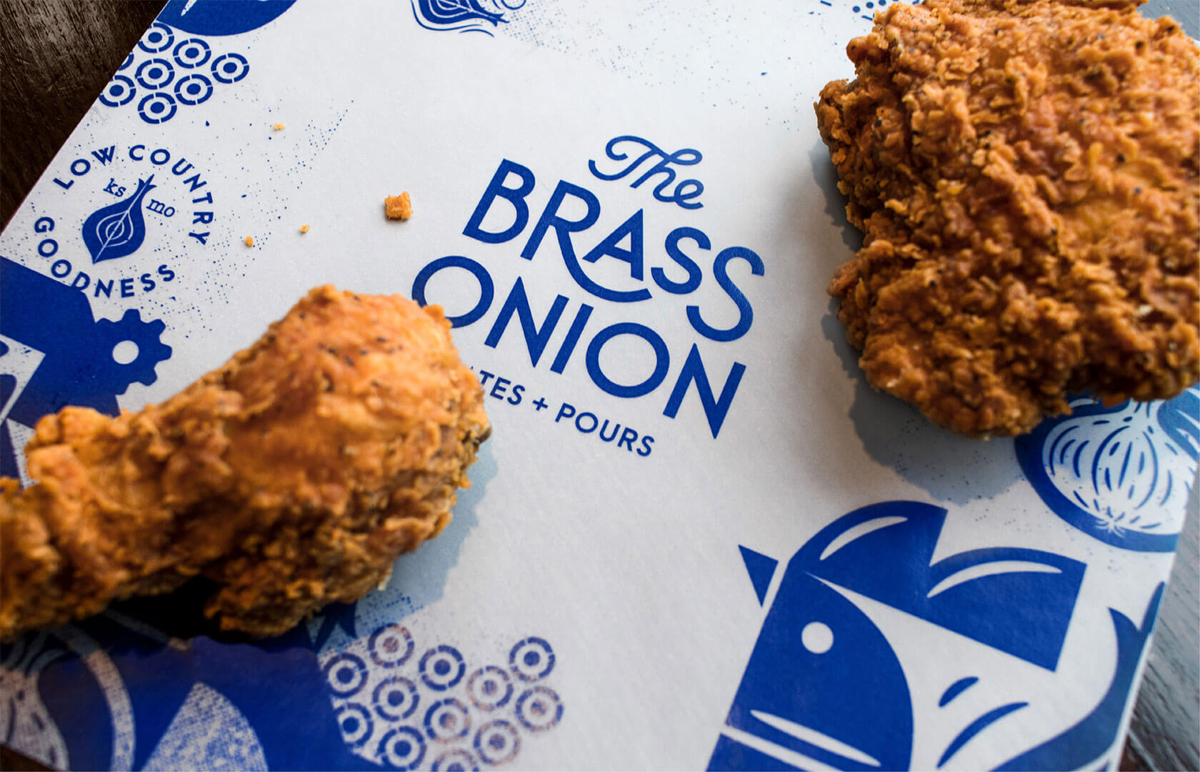 The Brass Onion 现代美式餐厅品牌视觉设计