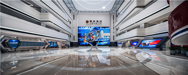 句集文化杨毅斌作品|蒙泰集团公共空间艺术品-科技楼中的硬科技诗学与未来启示馆