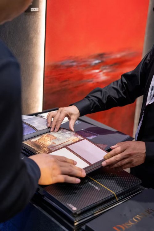 用“艺术礼盒”亮相2025广州设计周，VillaePaint会玩！