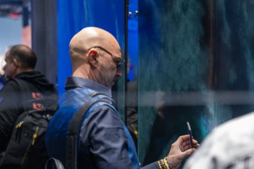 用“艺术礼盒”亮相2025广州设计周，VillaePaint会玩！