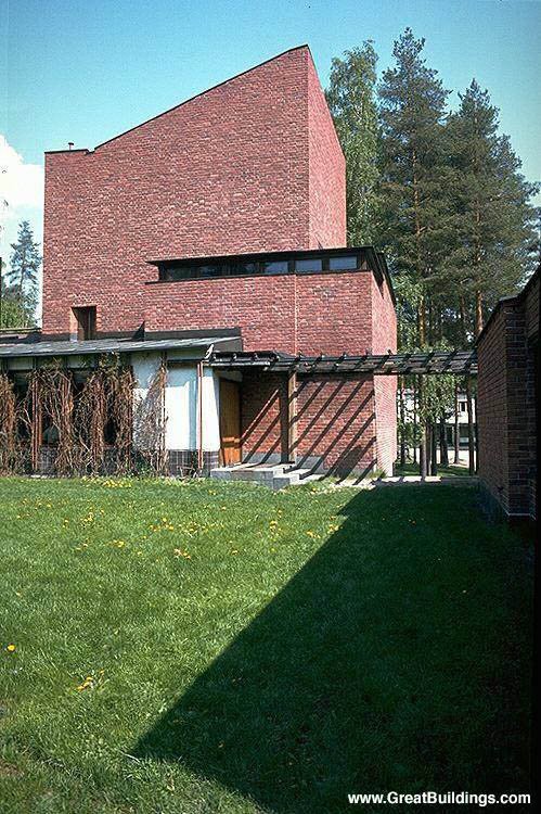 芬兰现代建筑大师阿尔瓦·阿尔托(Alvar Aalto)