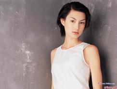 Photoshop调色教程:颓废军色效果