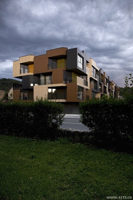 斯洛文尼亚建筑师Ofis的Tetris公寓设计