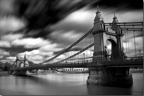 20张宏伟的桥梁黑白照片欣赏
