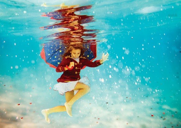 Elena Kalis迷人的水下摄影作品