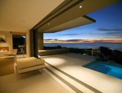 拥有室外泳池的现代豪华别墅