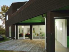 瑞典一套色彩丰富的家庭住宅设计