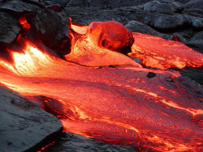 漂亮的火山喷发照片