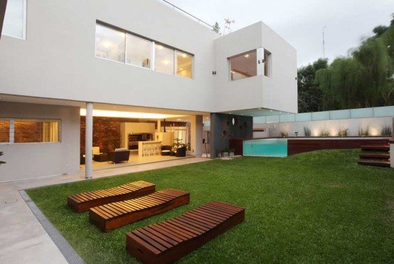 漂亮的室外泳池：Devoto豪华住宅设计