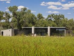 使用大面积玻璃的可持续性住宅设计