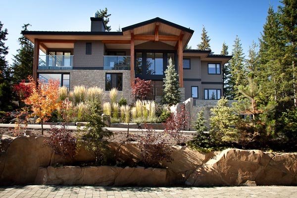 加拿大一所山区豪华别墅设计