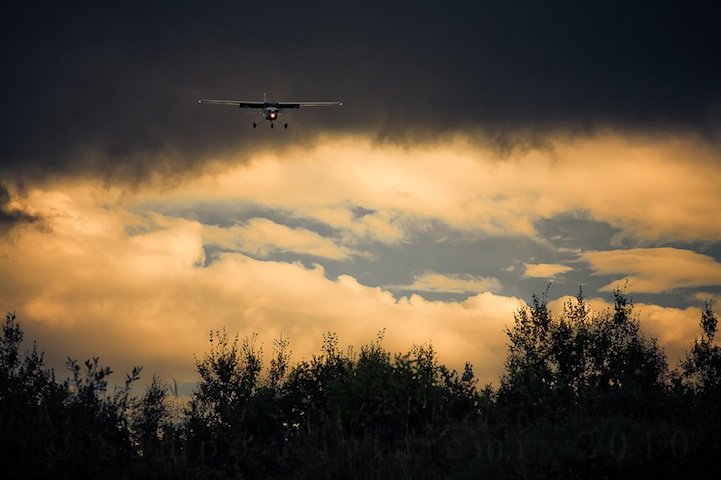 在云端: 21岁摄影师Sampo Kiviniemi飞机摄影