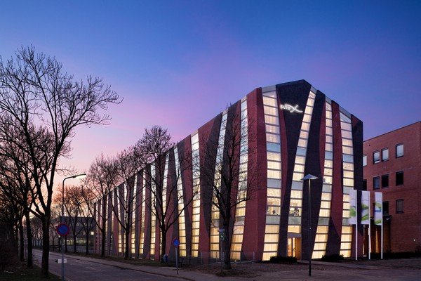 建筑欣赏：荷兰农业组织ZLTO Den Bosch办公大楼