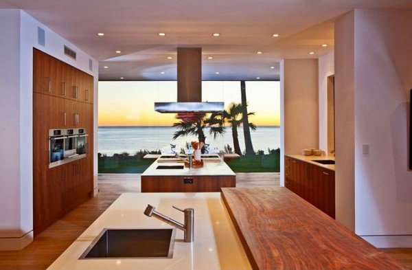 俯瞰Malibu海滩的现代奢华别墅