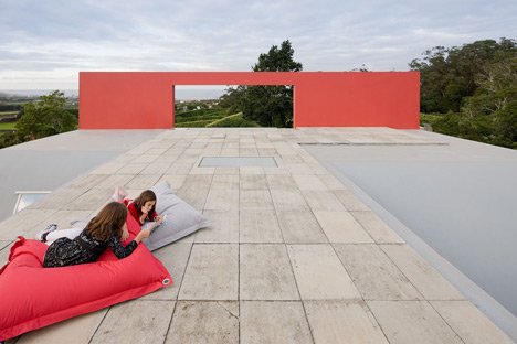 葡萄牙Azores岛飞鸟造型住宅设计