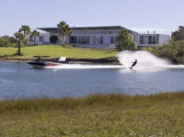 滑水爱好者之家：佛罗里达Ski House H2o住宅设计
