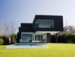阿根廷黑色现代别墅设计