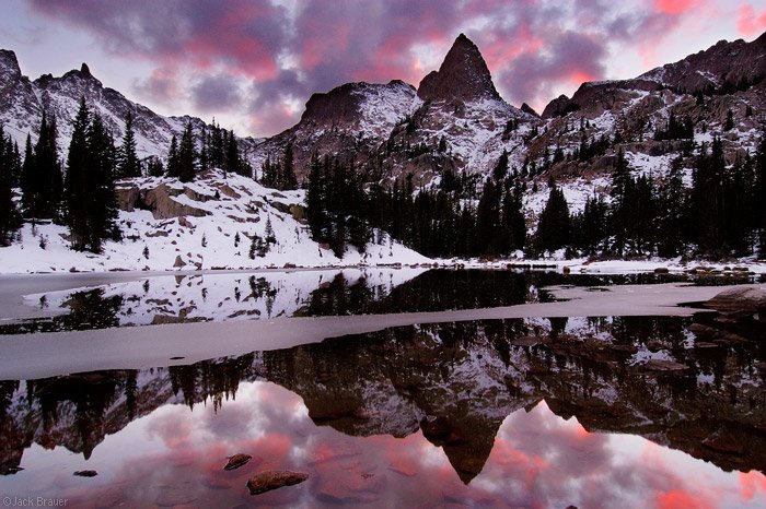 Jack Brauer作品：完美的山峰湖光倒影
