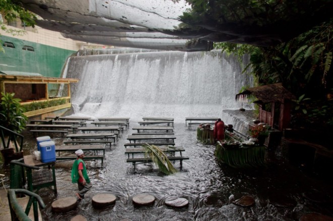 菲律宾的瀑布餐厅