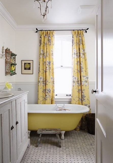 黄色系浴室装修设计欣赏