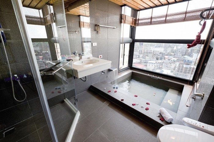 现代时尚的豪华浴室效果图欣赏