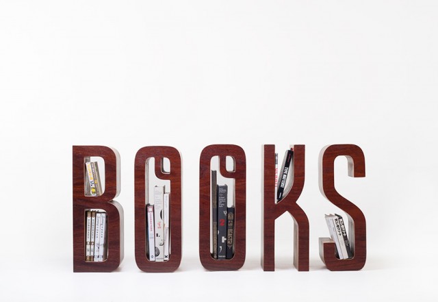 Matt Innes:＂BOOKS＂字形书架