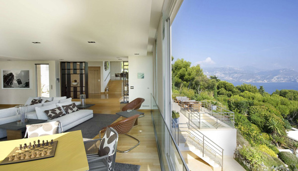 俯瞰地中海：法国Cap Ferrat奢华度假别墅