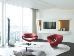 俯瞰城市全景：圣彼得堡现代简约顶层豪华公寓