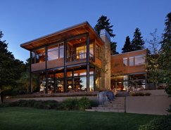 McClellan Architects: 通透的豪華湖景別墅