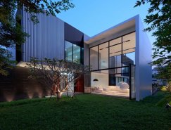 泰国曼谷L型现代别墅