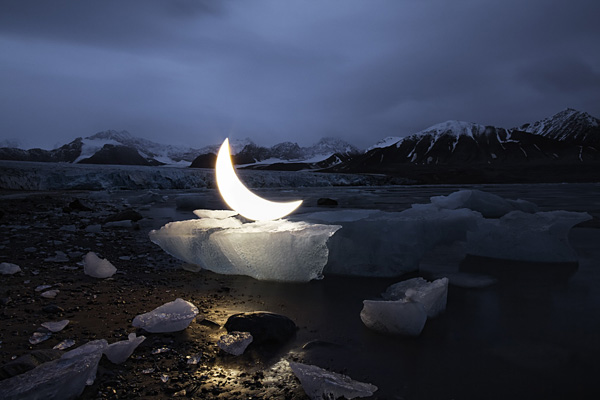 俄罗斯艺术家Leonid Tishkov：奇幻而浪漫的＂私人月亮＂