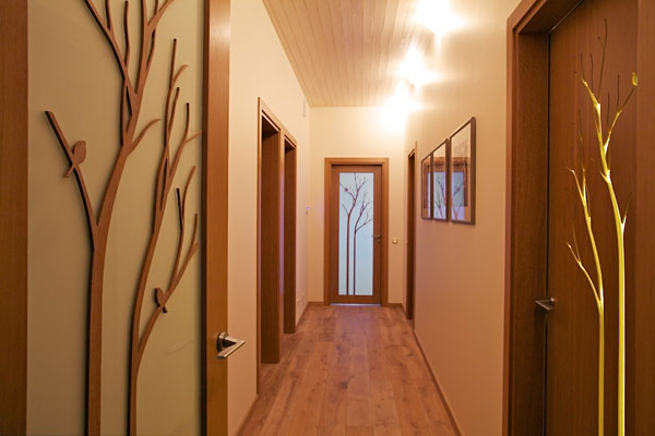 温馨舒缓的中性色调：立陶宛现代住宅设计