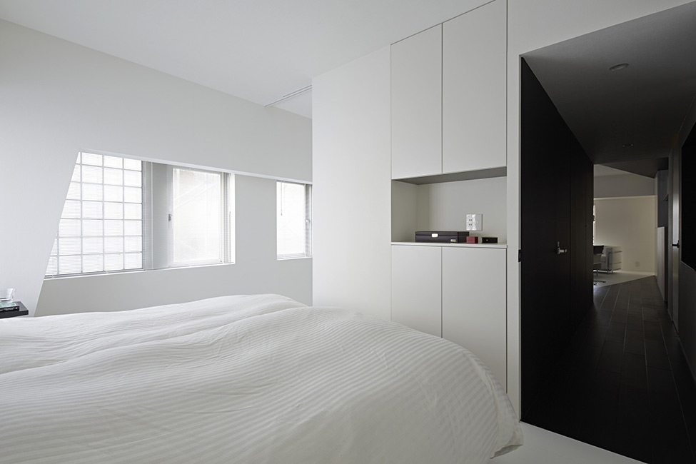 极简的黑白公寓：东京Room 407