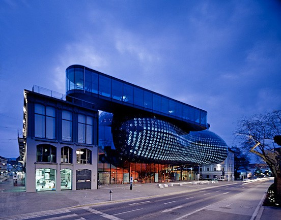 未来主义风格的格拉茨美术馆（Kunsthaus Graz）