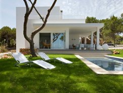 西班牙Menorca島現代純白別墅