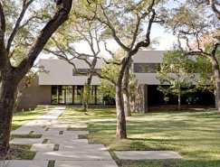 橡树林中的住宅：德克萨斯西湖山别墅