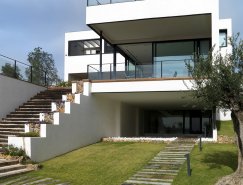 西班牙瓦伦西亚纯白现代别墅设计